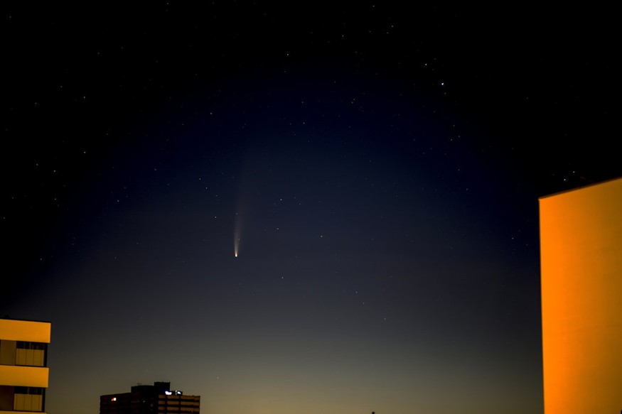 Komet C/2020 F3 NEOWISE am Morgen des 12.7.2020 von der Terrasse der Tbinger Sternwarte